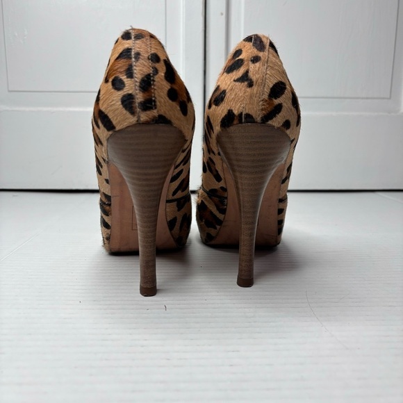 STEVEN by Steve Madden Leopard Print Calf HairPeep Toe Heels Size 8 - Picture 6 of 7